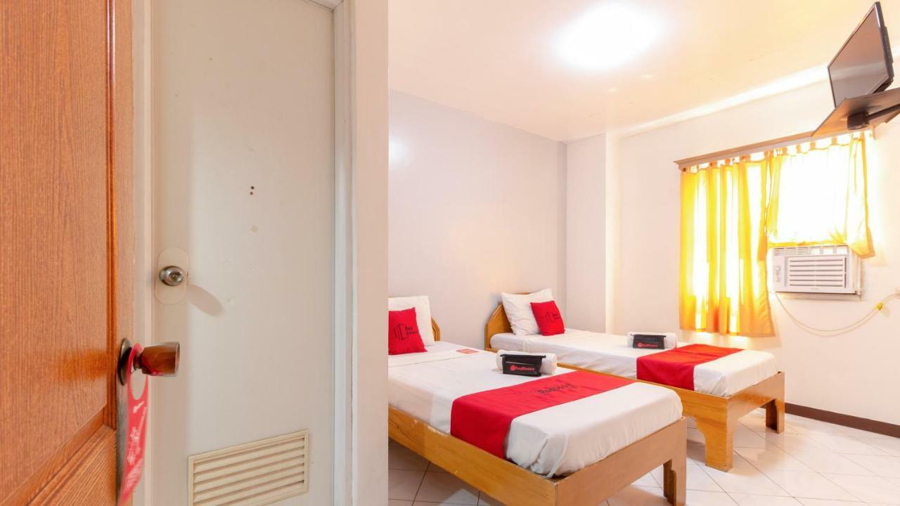 Reddoorz @ Paterno Street Tacloban Hotel Exterior foto