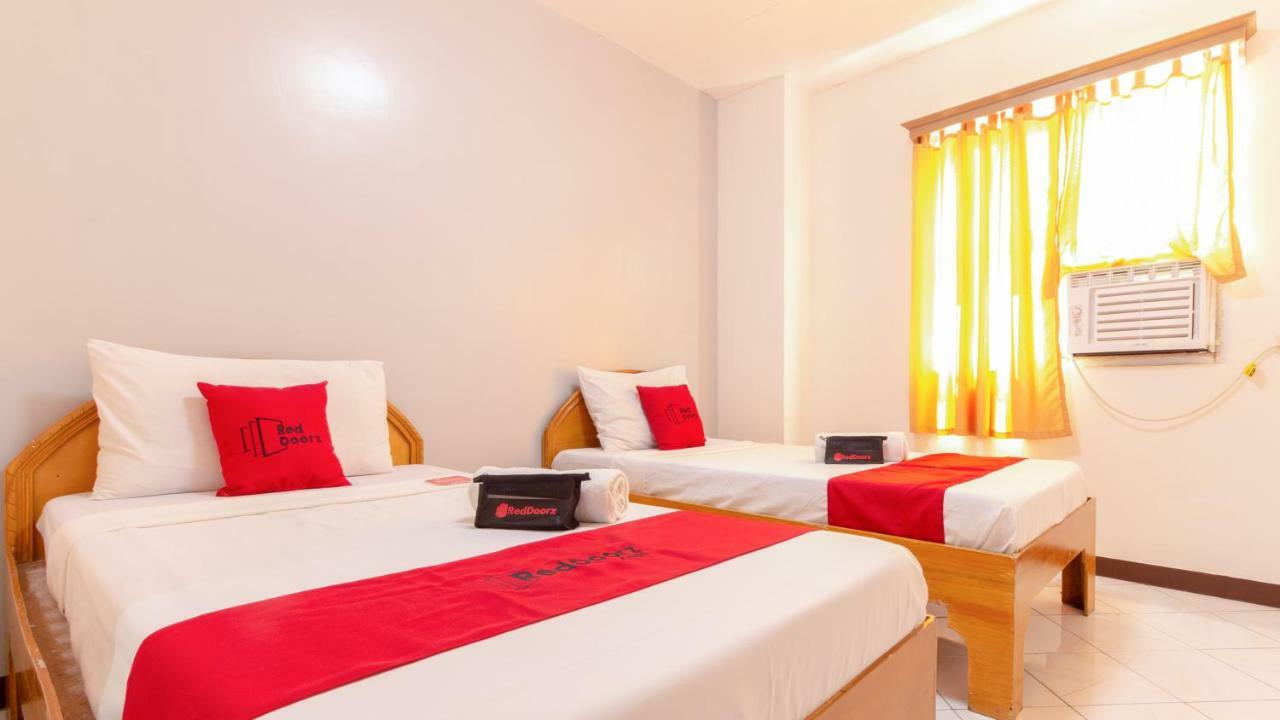 Reddoorz @ Paterno Street Tacloban Hotel Exterior foto