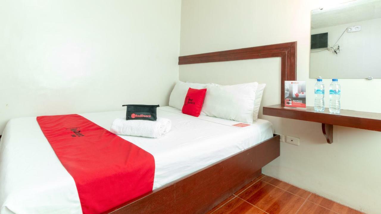 Reddoorz @ Paterno Street Tacloban Hotel Exterior foto