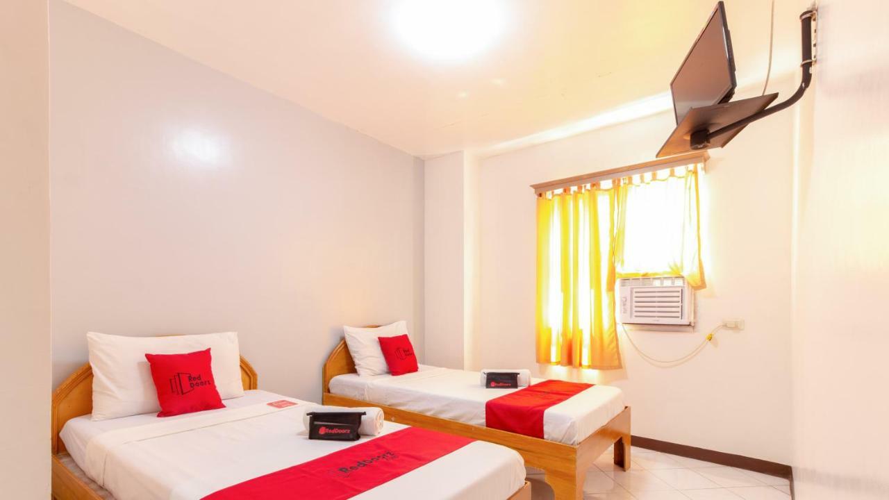 Reddoorz @ Paterno Street Tacloban Hotel Exterior foto