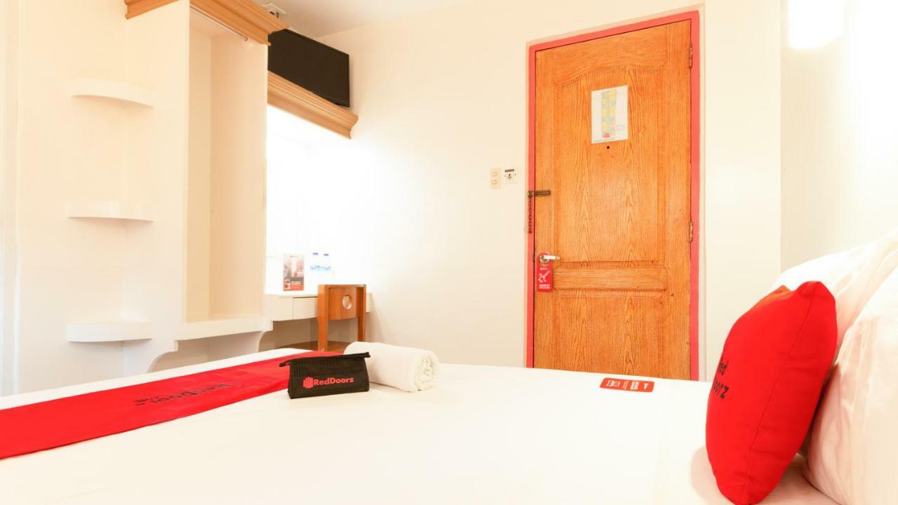 Reddoorz @ Paterno Street Tacloban Hotel Exterior foto
