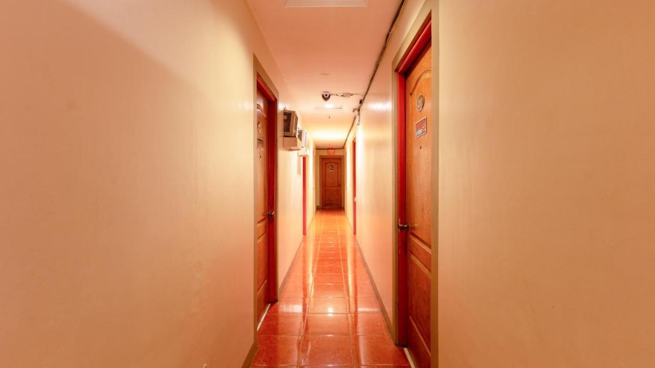 Reddoorz @ Paterno Street Tacloban Hotel Exterior foto